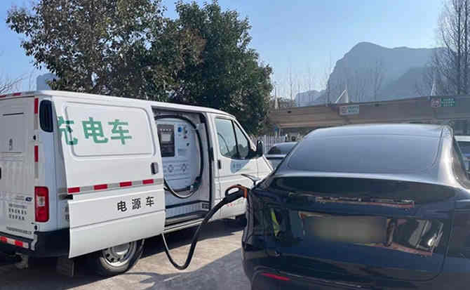 句容汽车搭电